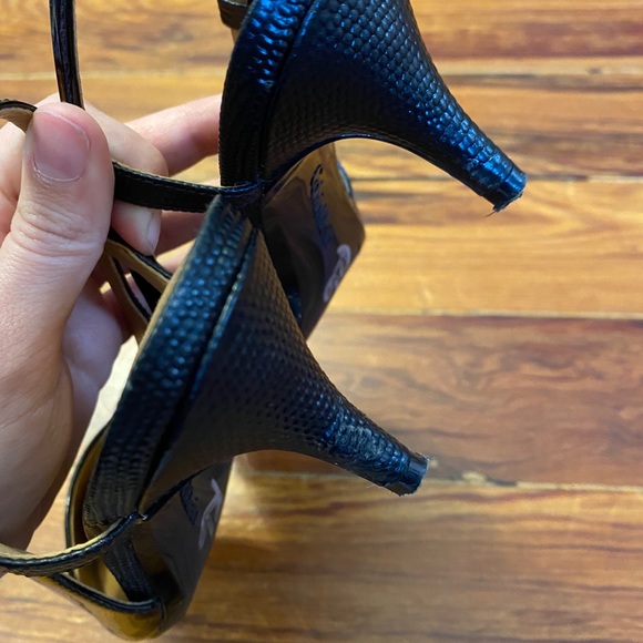 Patsi patent leather sling back heels - Picture 6 of 6